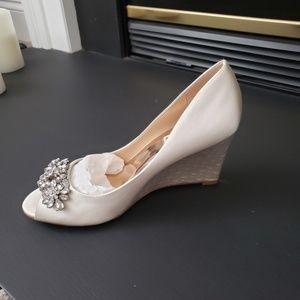 Badgley Mischka Dara Ivory Wedge heels